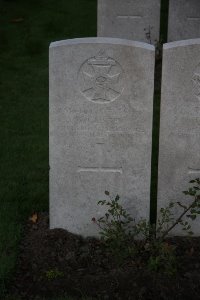 Lijssenthoek Military Cemetery - Glister, B