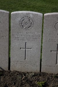 Lijssenthoek Military Cemetery - Glover, Bramwell Robert