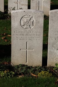 Lijssenthoek Military Cemetery - Glover, Howard Rigby