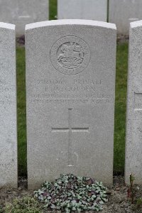 Lijssenthoek Military Cemetery - Golden, Robert William