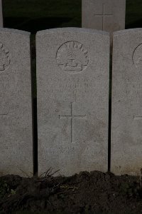 Lijssenthoek Military Cemetery - Golding, George Bentley