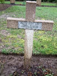 Lijssenthoek Military Cemetery - Goutier, Albert