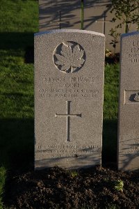 Lijssenthoek Military Cemetery - Gore, T