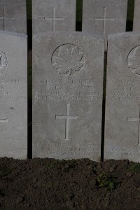 Lijssenthoek Military Cemetery - Grant, Edward Le Coque