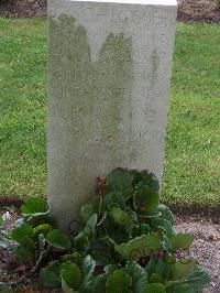 Lijssenthoek Military Cemetery - Grasser, Paul