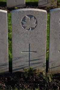 Lijssenthoek Military Cemetery - Gray, Charles Robert
