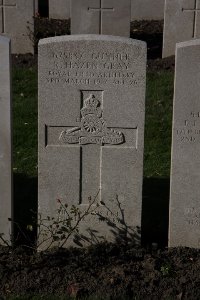 Lijssenthoek Military Cemetery - Gray, R Hazen