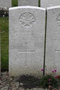 Lijssenthoek Military Cemetery - Greaves, R C