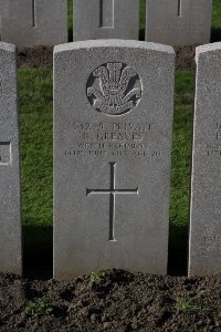 Lijssenthoek Military Cemetery - Greaves, Robert