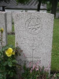 Lijssenthoek Military Cemetery - Green, Stewart