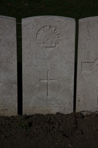 Lijssenthoek Military Cemetery - Groves, John Edgar