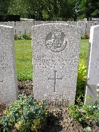 Lijssenthoek Military Cemetery - Gunning, Anthony