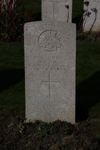 Lijssenthoek Military Cemetery - Guy, Lionel Claude