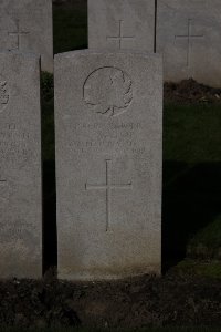 Lijssenthoek Military Cemetery - Gwynne, J