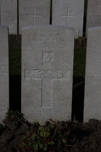 Lijssenthoek Military Cemetery - Hall, Andrew