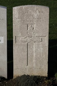 Lijssenthoek Military Cemetery - Hall, Donald John