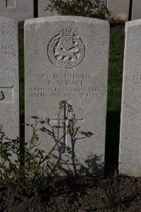 Lijssenthoek Military Cemetery - Hall, Ernest Albert