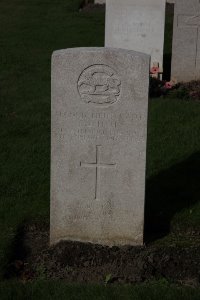 Lijssenthoek Military Cemetery - Hall, Ernest Louis
