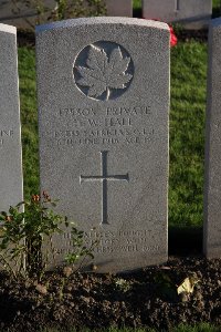 Lijssenthoek Military Cemetery - Hall, H W