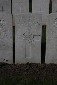 Lijssenthoek Military Cemetery - Hall, N