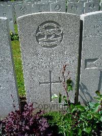 Lijssenthoek Military Cemetery - Hall, W