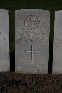 Lijssenthoek Military Cemetery - Halldorson, Konrad Gudsteinn