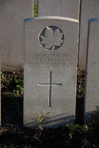 Lijssenthoek Military Cemetery - Hamel, Laurent