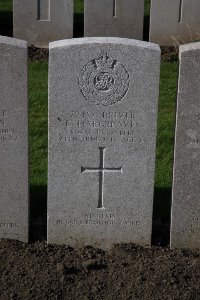 Lijssenthoek Military Cemetery - Hargreaves, Rowland