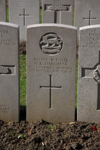 Lijssenthoek Military Cemetery - Harriman, A R