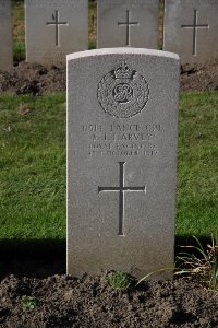 Lijssenthoek Military Cemetery - Harvey, S T