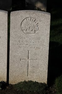 Lijssenthoek Military Cemetery - Hayden, Robert Leonard