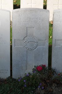 Lijssenthoek Military Cemetery - Heaney, Robert Thomas