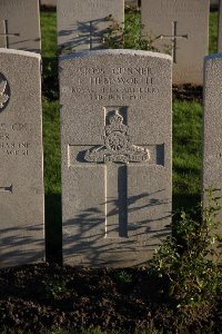 Lijssenthoek Military Cemetery - Hemsworth, E