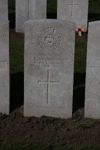 Lijssenthoek Military Cemetery - Henderson, J