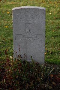 Lijssenthoek Military Cemetery - Herrington, G
