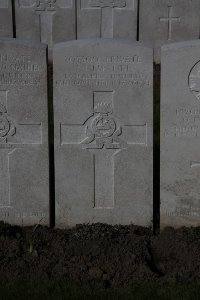 Lijssenthoek Military Cemetery - Heseltine, James