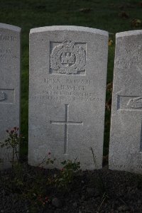 Lijssenthoek Military Cemetery - Hewett, S