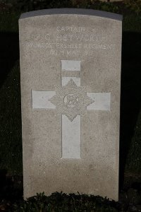 Lijssenthoek Military Cemetery - Heyworth, P G