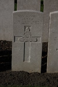 Lijssenthoek Military Cemetery - Hick, Herbert