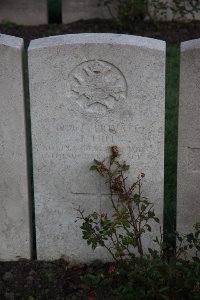 Lijssenthoek Military Cemetery - Hill, Thomas