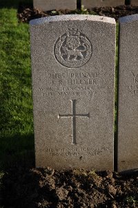 Lijssenthoek Military Cemetery - Hillyer, J R