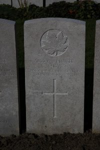 Lijssenthoek Military Cemetery - Hilyer, Thomas