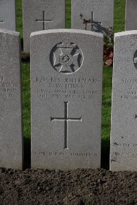 Lijssenthoek Military Cemetery - Hines, Edward William