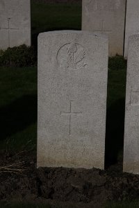 Lijssenthoek Military Cemetery - Hitchins, Frederick Bennett