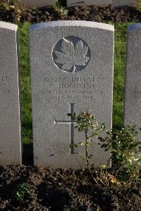 Lijssenthoek Military Cemetery - Hodgkins, P