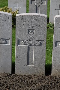 Lijssenthoek Military Cemetery - Hogg, W A