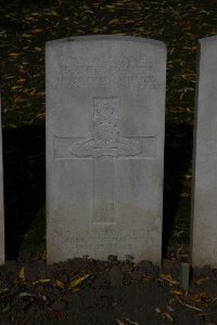 Lijssenthoek Military Cemetery - Holden, Herbert
