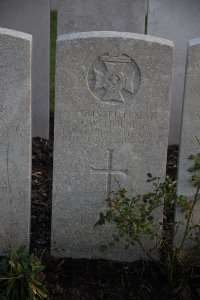 Lijssenthoek Military Cemetery - Holden, John William