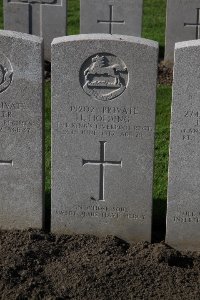 Lijssenthoek Military Cemetery - Holding, Harry