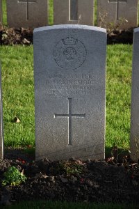Lijssenthoek Military Cemetery - Holingmode, Daniel